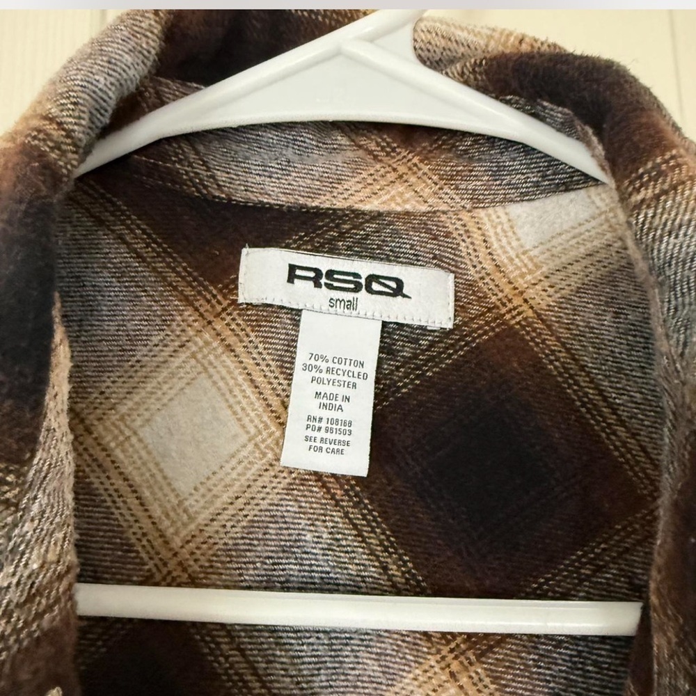 RSQ Tilly’s Brown Plaid Flannel – Size Small - Picture 2 of 2